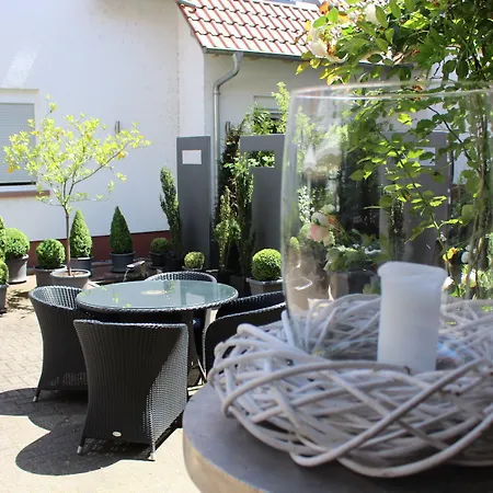 Zum Roessel Hotel 3*