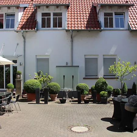 Zum Roessel Hotel 3*