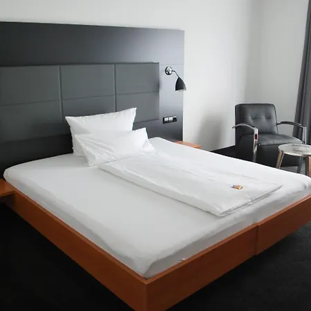 Zum Roessel Отель Кандель