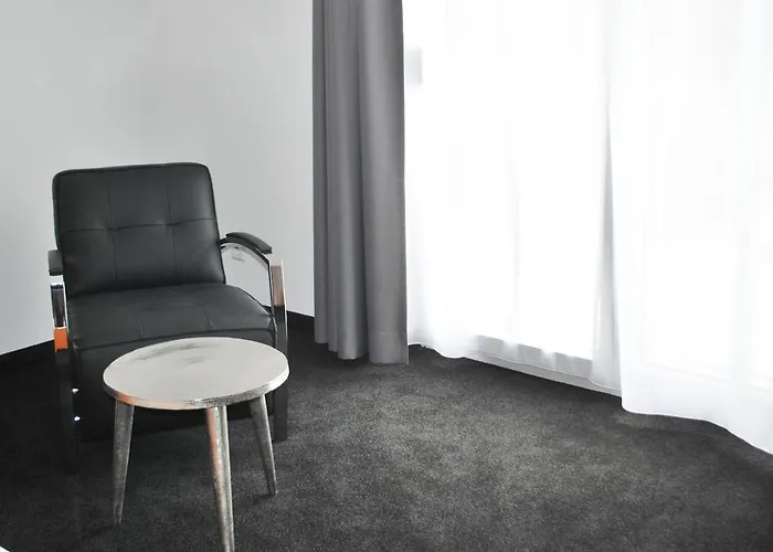 Zum Roessel Hotel 3*